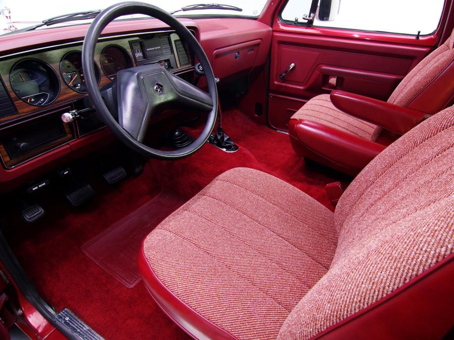  Dodge Ramcharger 1988 года  (фото 8 из 8)